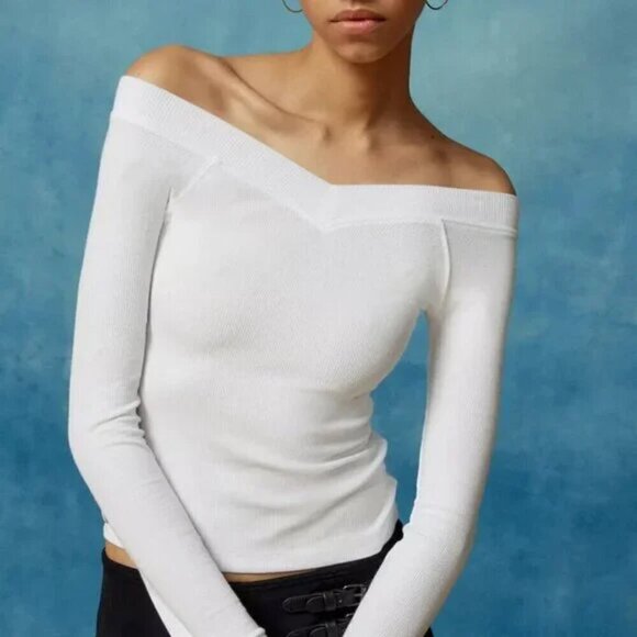 NWT Urban Outfitters BDG Shannen Off The Shoulder Long Sleeve White Tee - Picture 1 of 5